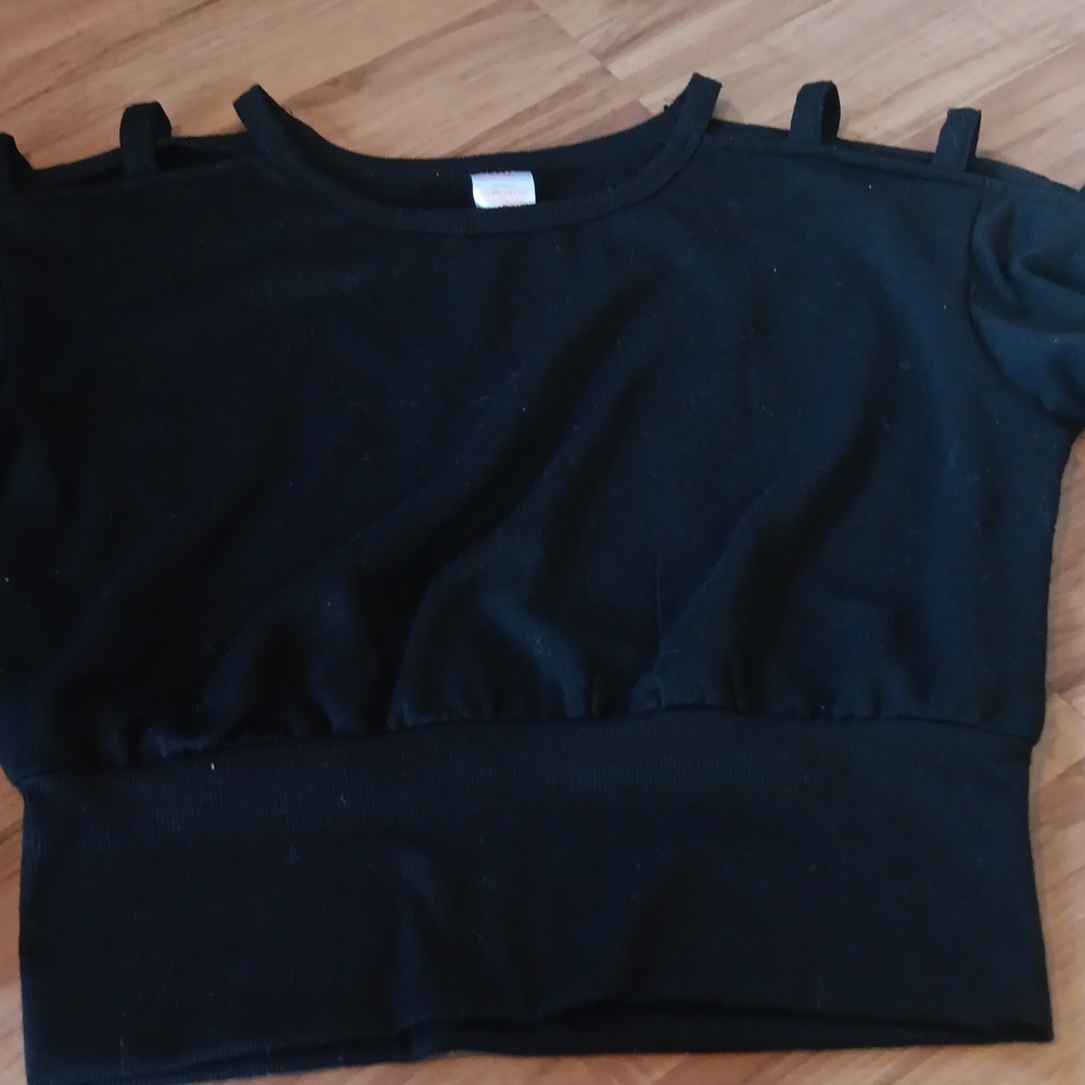 Black Cropped Sweater with Unique Shoulder Design - Picture 5 of 5